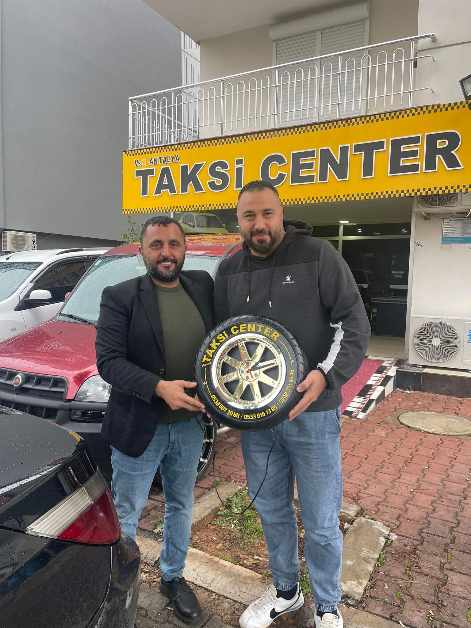 Antalya Taksi Center mağazası önünde kurumsal buluşma